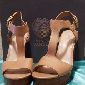 Vince Camuto Wedge T strap Sandal